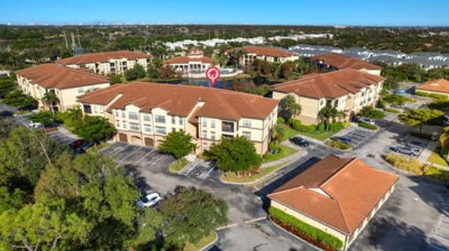 12950 Positano Cir in Naples, FL - Building Photo - Building Photo