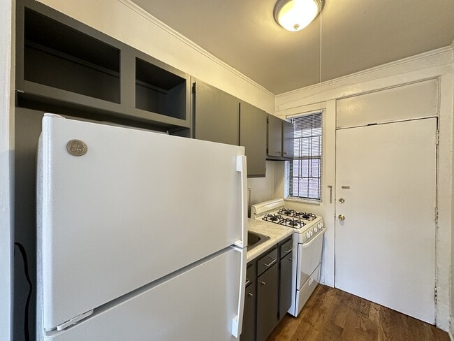 634 W Barry Ave, Unit A04W in Chicago, IL - Building Photo - Building Photo