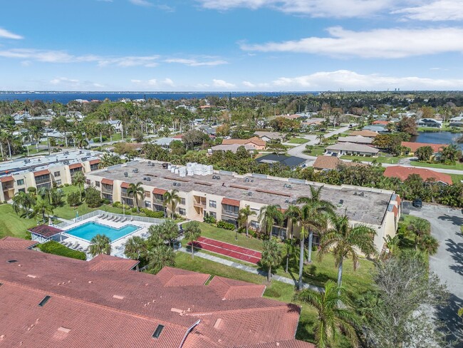 12501 McGregor Blvd-Unit -#22 in Ft. Myers, FL - Building Photo - Building Photo