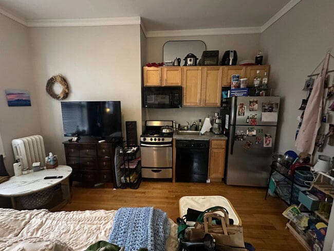 2525 N Clark St in Chicago, IL - Foto de edificio - Building Photo