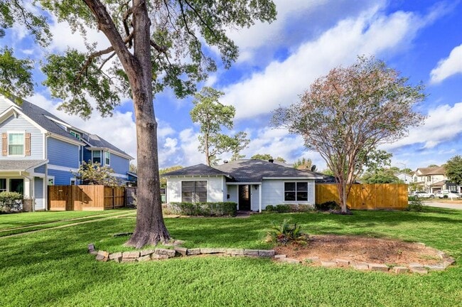 property at 1255 Kinley Ln