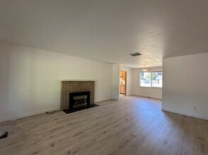 1302 12th St NE in Auburn, WA - Building Photo - Building Photo