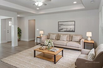 127 Westerbrook Dr in Toney, AL - Foto de edificio - Building Photo
