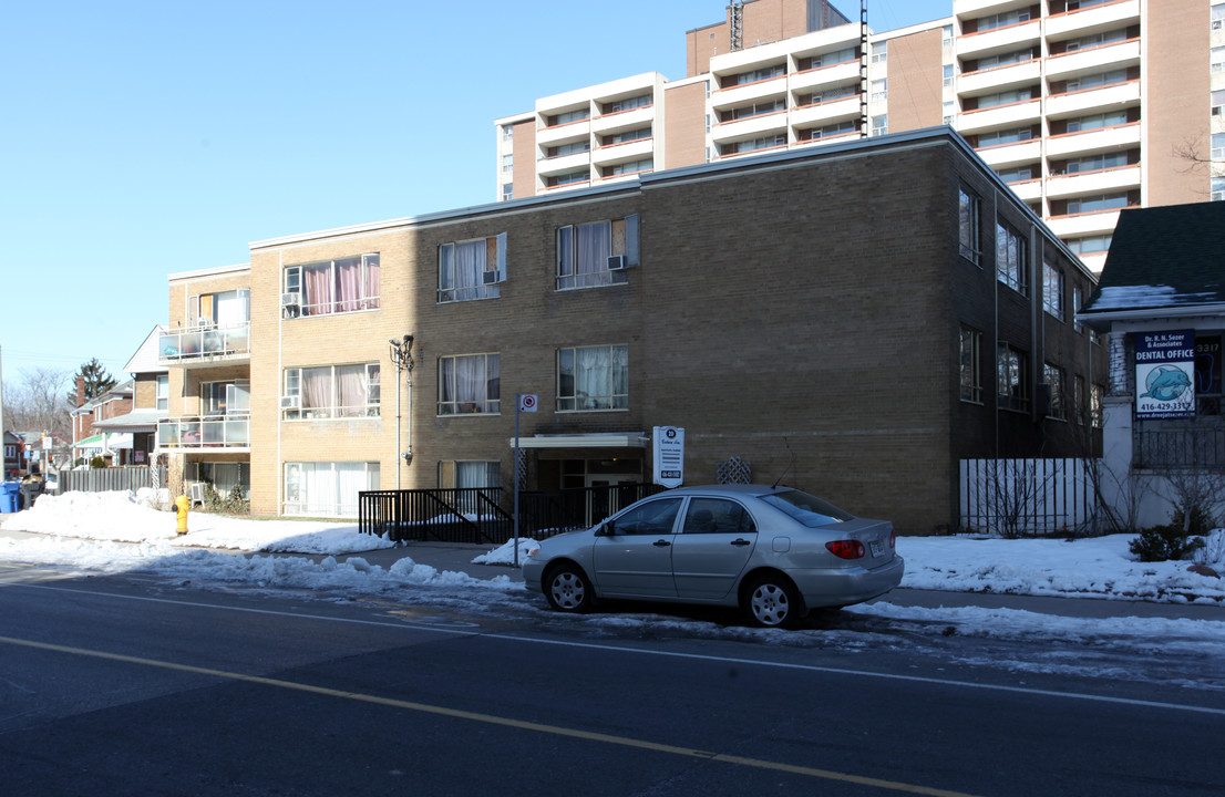 20 Cosburn Ave in Toronto, ON - Building Photo