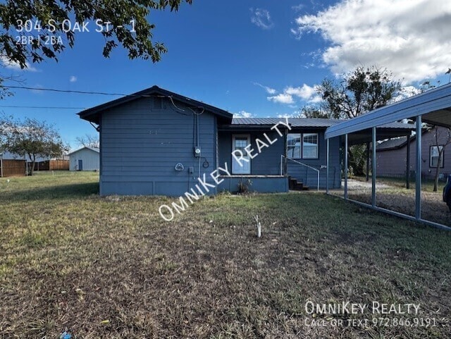 property at 304 S Oak St