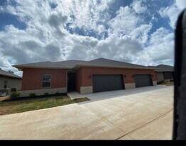 3005 W Cardinal St in Springfield, MO - Building Photo