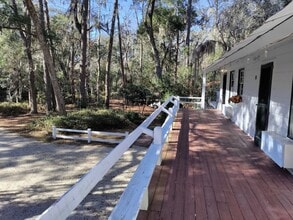 11 Southwood Dr in Savannah, GA - Foto de edificio - Building Photo