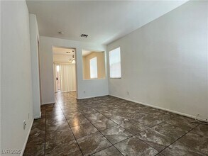 7714 Hampton Willows Ln in Las Vegas, NV - Building Photo - Building Photo