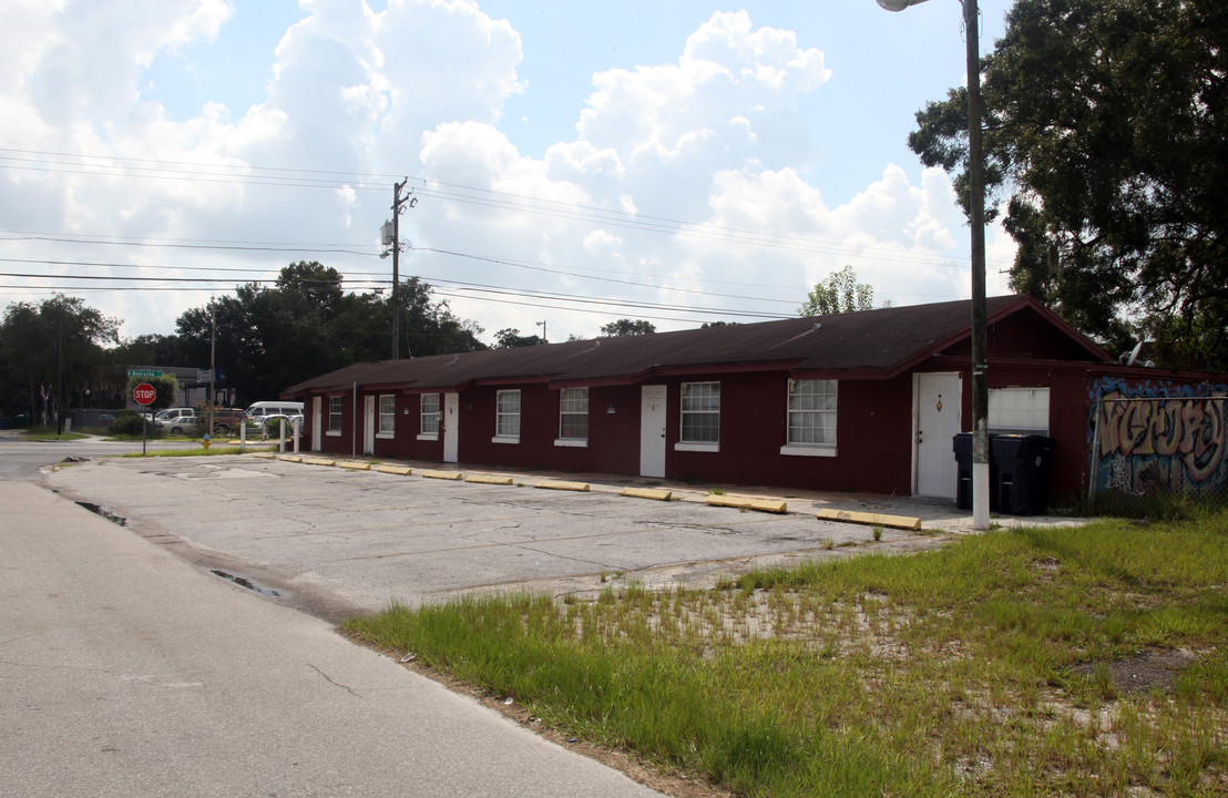 Nebraska Apartments in Tampa, FL - Building Photo