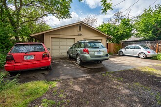 524 Boardman St in Medford, OR - Building Photo - Building Photo