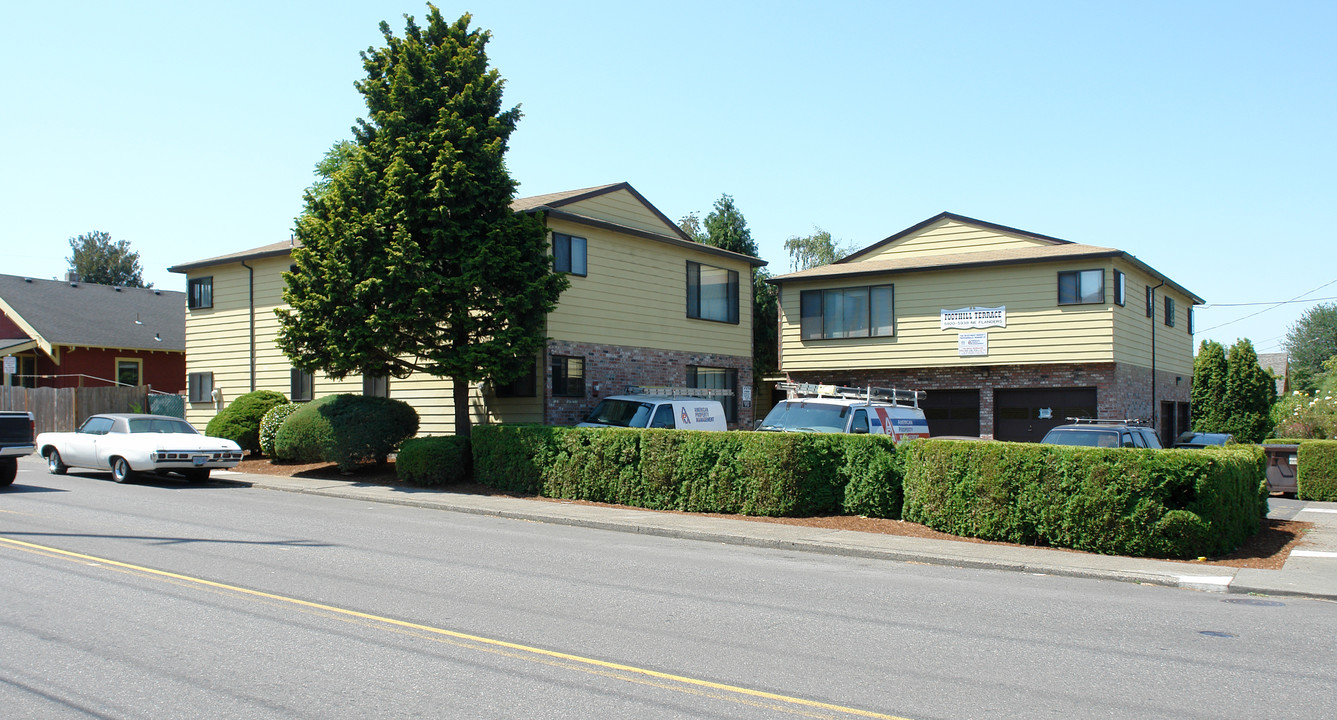 Foothill Terrace in Portland, OR - Building Photo