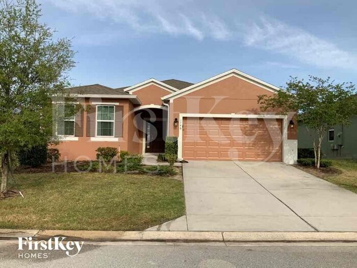 1746 Sereno Dr in Davenport, FL - Foto de edificio