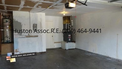 1748 Long Barn Way in Stockton, CA - Foto de edificio - Building Photo