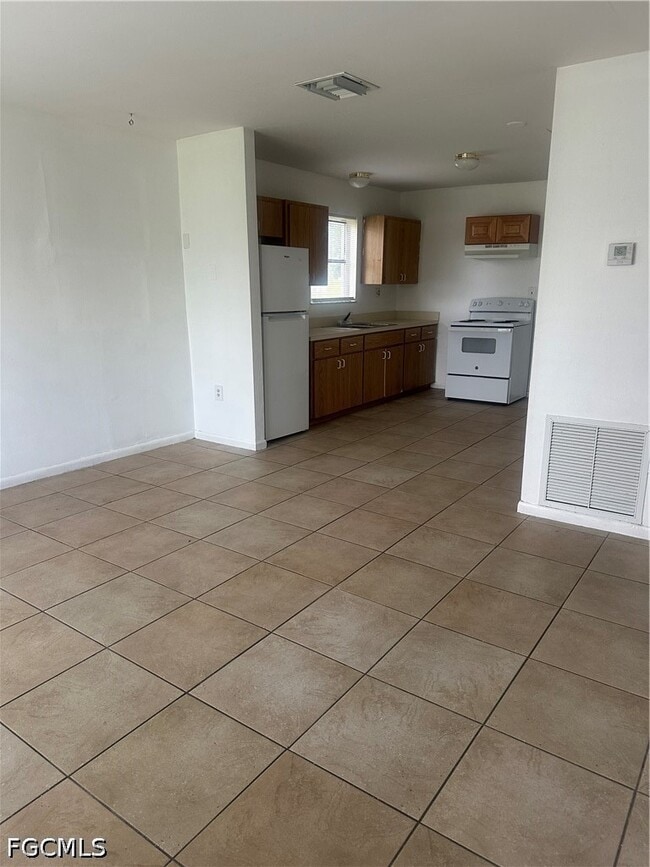 213 10th St in Moore Haven, FL - Building Photo - Building Photo