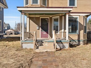1517 9th Ave in Rock Island, IL - Foto de edificio - Building Photo