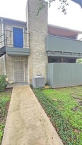 9797 Leawood Blvd in Houston, TX - Building Photo