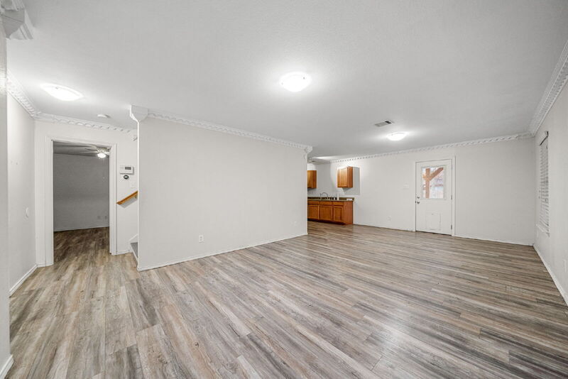 8802 Dream Ave in Converse, TX - Building Photo