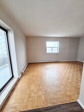 Southmount Apartments in Hamilton, ON - Building Photo - Building Photo