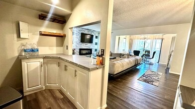 533 Shady Pine Way, Unit B1 in Greenacres, FL - Building Photo - Building Photo