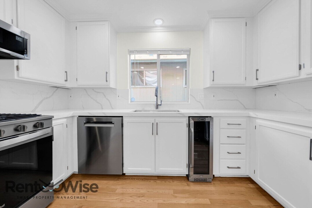 734 Chestnut St in San Carlos, CA - Building Photo