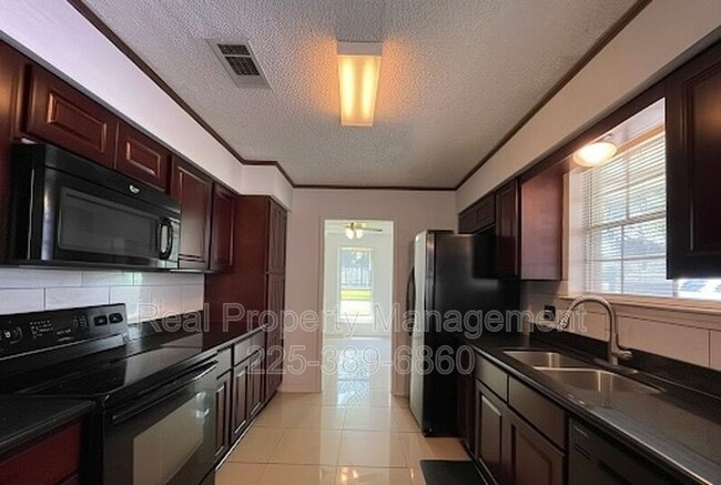 7508 Director Dr in Baton Rouge, LA - Building Photo - Building Photo