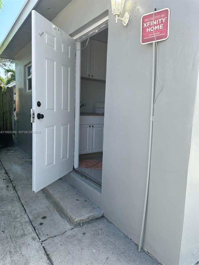 226 SW 11th St in Dania Beach, FL - Building Photo - Building Photo