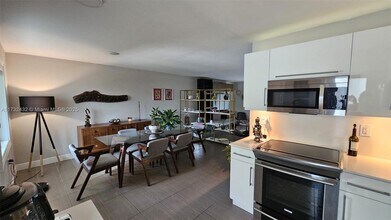 1631 NE 114th St in Miami, FL - Building Photo - Building Photo