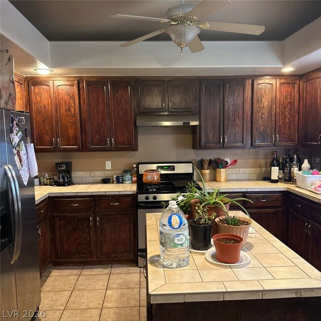 1401 E Balsam Mist Ave in Las Vegas, NV - Building Photo - Building Photo