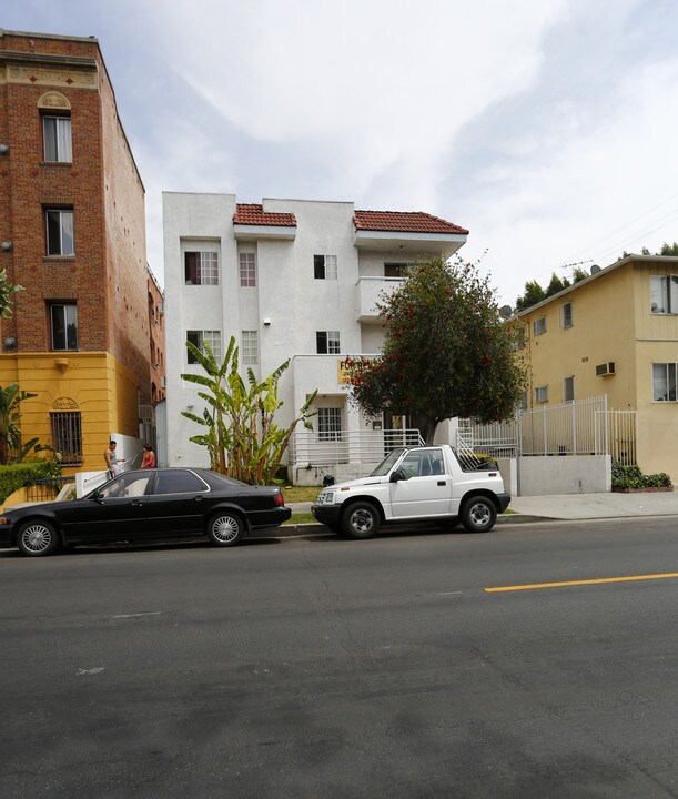 860 S Harvard Blvd in Los Angeles, CA - Building Photo