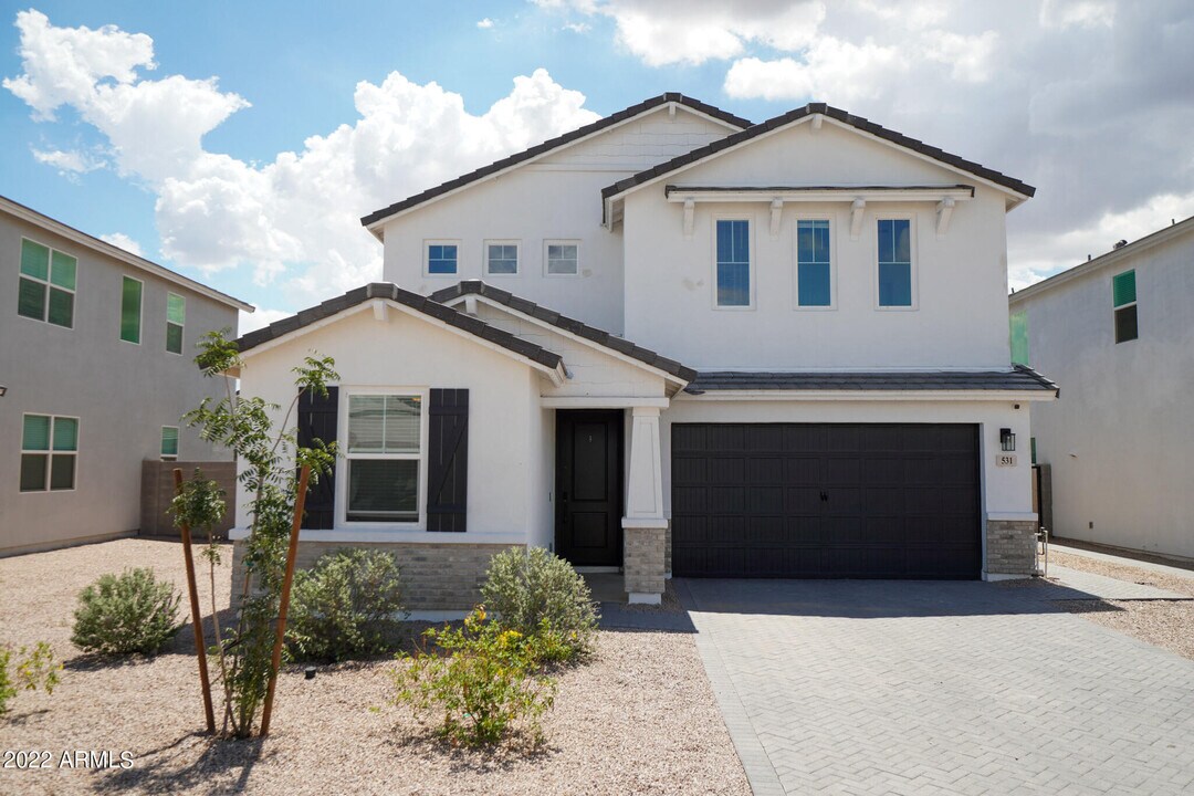 531 E Bamboo Ln in San Tan Valley, AZ - Foto de edificio