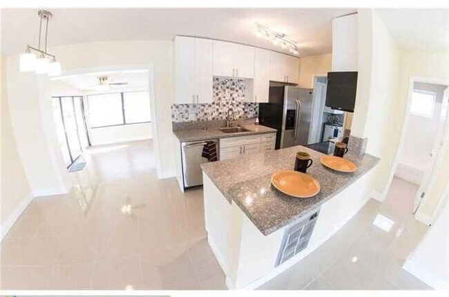 4108 SW 21st St in Fort Lauderdale, FL - Building Photo - Building Photo