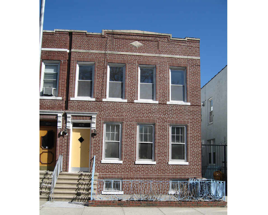 1535 W 11th St in Brooklyn, NY - Building Photo