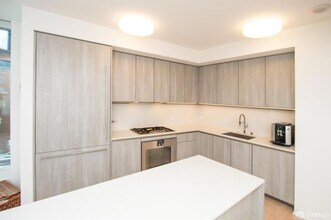 333 Beale St, Unit 6K in San Francisco, CA - Building Photo - Building Photo