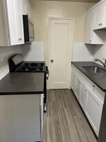 Carol Manor in Sacramento, CA - Building Photo