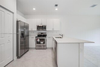23509 SW 129th Path in Princeton, FL - Building Photo - Building Photo