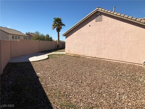 1083 Sterling Peak St in Las Vegas, NV - Building Photo - Building Photo