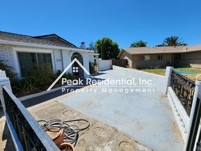 6862 Ewing Way in Sacramento, CA - Building Photo - Building Photo