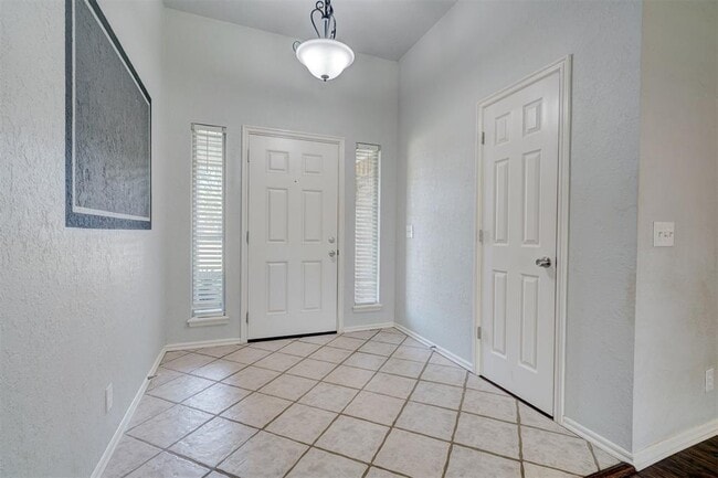 1019 Dustin Dr in Edmond, OK - Building Photo - Building Photo