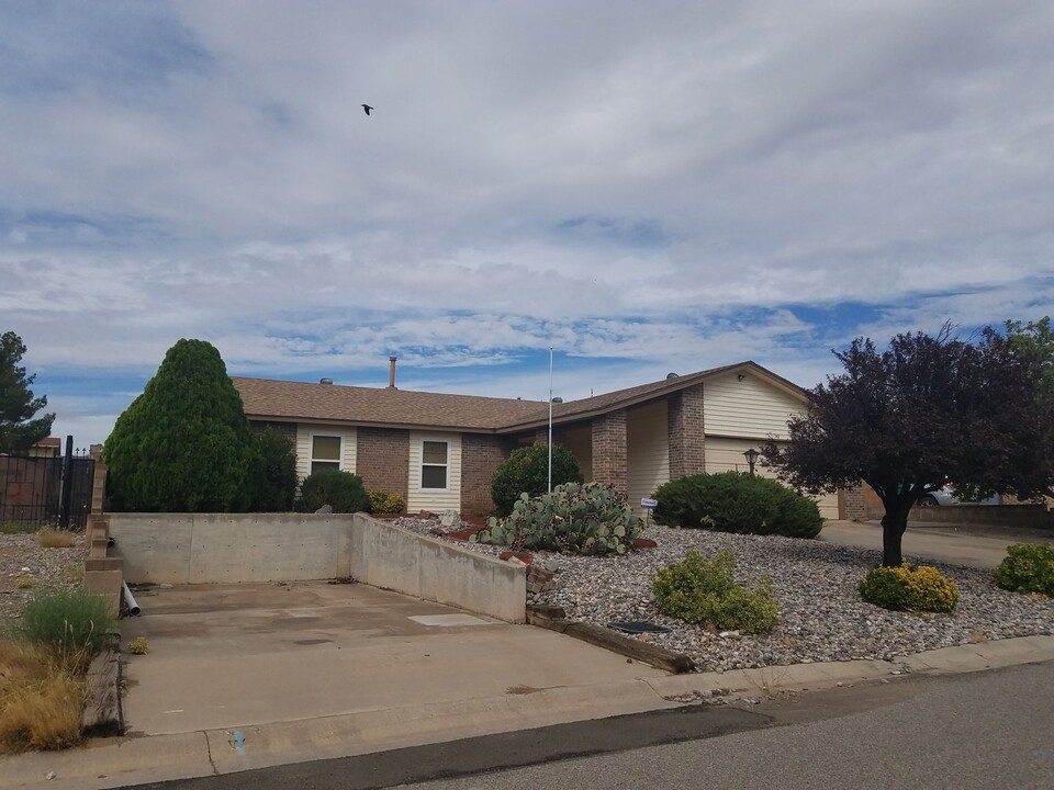 142 Pumice Loop NE in Rio Rancho, NM - Building Photo