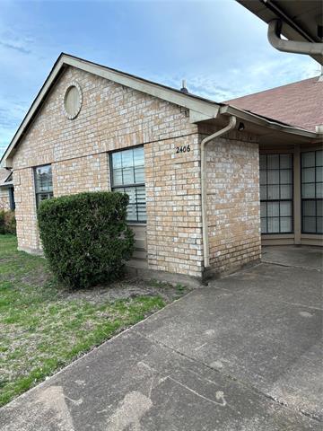 2406 Sunflower Dr in Arlington, TX - Building Photo
