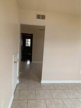 1108 Lebeau St, Unit APT. C in Arabi, LA - Foto de edificio - Building Photo