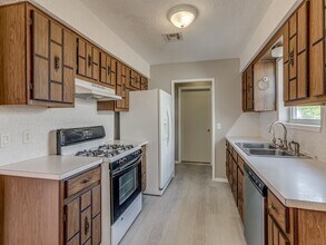 724 Red Oak Terrace in Edmond, OK - Building Photo - Building Photo