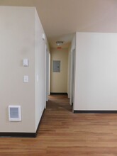 1114 A St, Unit 1118 in Springfield, OR - Building Photo - Building Photo