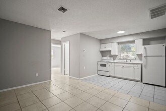 77-77 Cypress St in North Fort Myers, FL - Building Photo - Building Photo