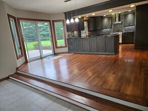 25805 N Arrowhead Dr in Mundelein, IL - Building Photo - Building Photo