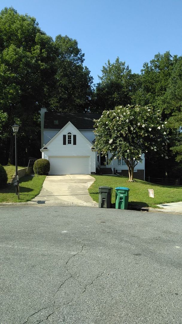 9715 Calpher Ct in Matthews, NC - Building Photo - Building Photo