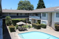 Escape Apartments in Mountain View, CA - Building Photo - Building Photo