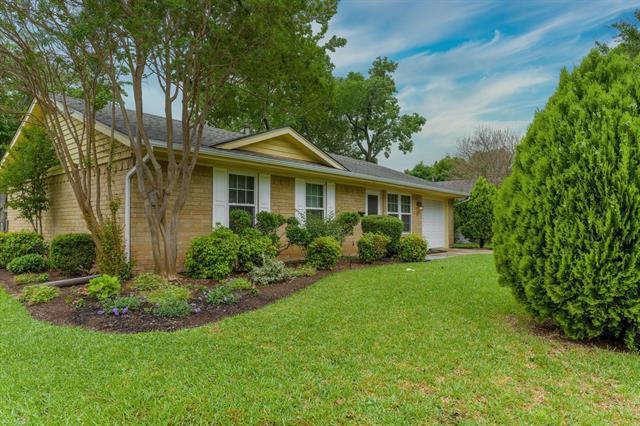 1204 Oakhill Dr in Plano, TX - Building Photo - Building Photo