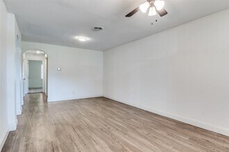 10019 Olmos Dr in Dallas, TX - Building Photo - Building Photo