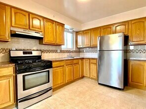2337 37th St in Astoria, NY - Building Photo - Building Photo